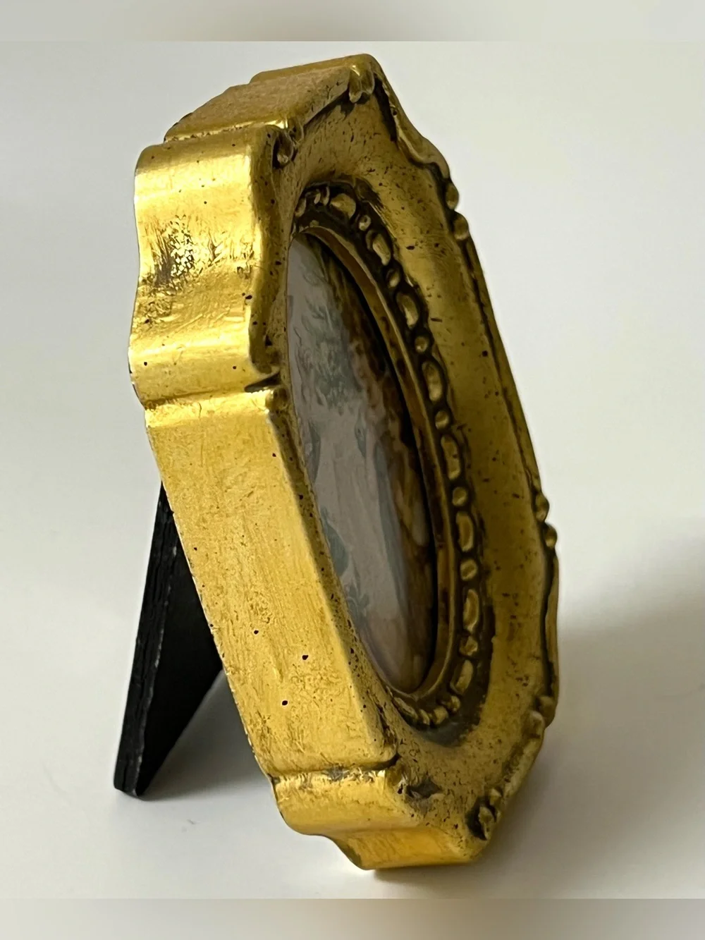 VTG Miniature Ornate Gold Color Oval Photo Picture Frame Taiwan 3.5x2.5 in